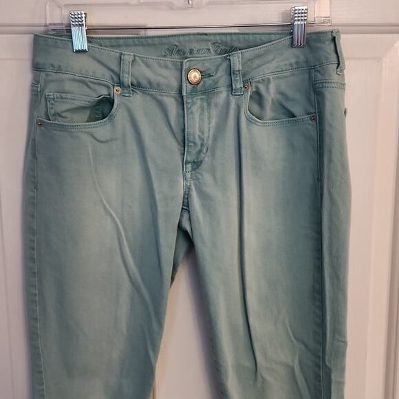 American Eagle Light Wash Jeans, 8 - Picture 2 of 9